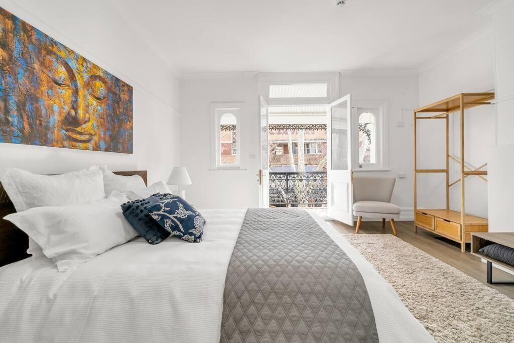 5 Bedroom Victorian Terrace in a Fab Location