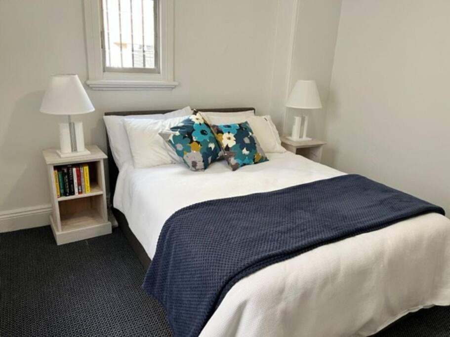 5 Bedroom Victorian Terrace in a Fab Location