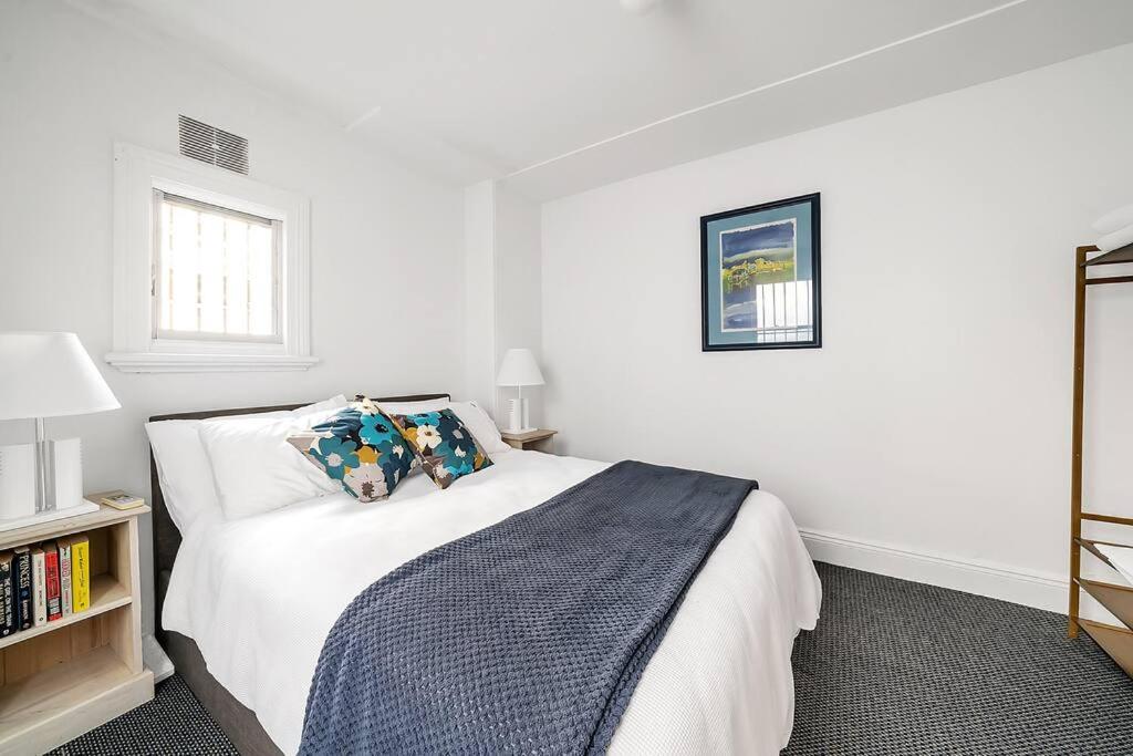 5 Bedroom Victorian Terrace in a Fab Location