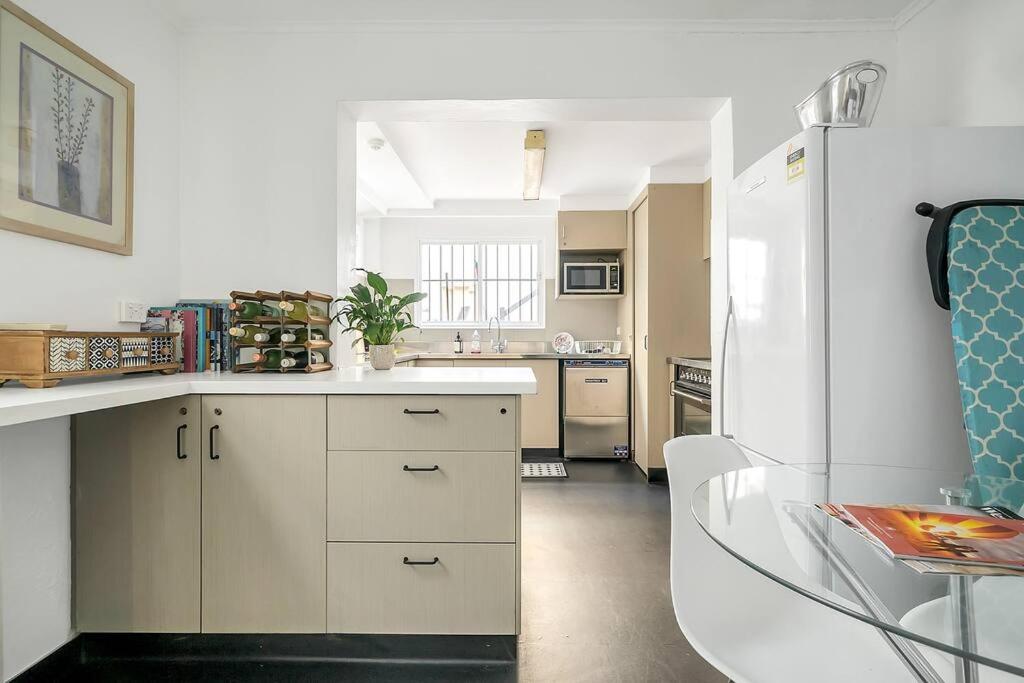 5 Bedroom Victorian Terrace in a Fab Location
