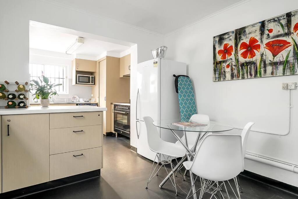 5 Bedroom Victorian Terrace in a Fab Location