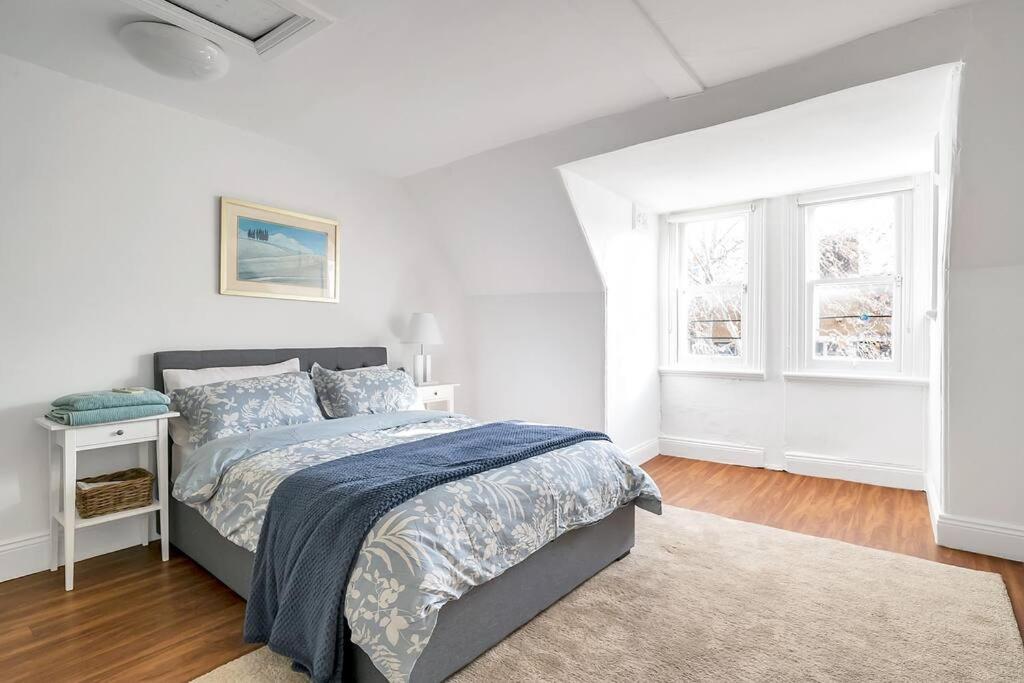 5 Bedroom Victorian Terrace in a Fab Location