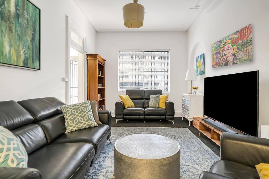 5 Bedroom Victorian Terrace in a Fab Location