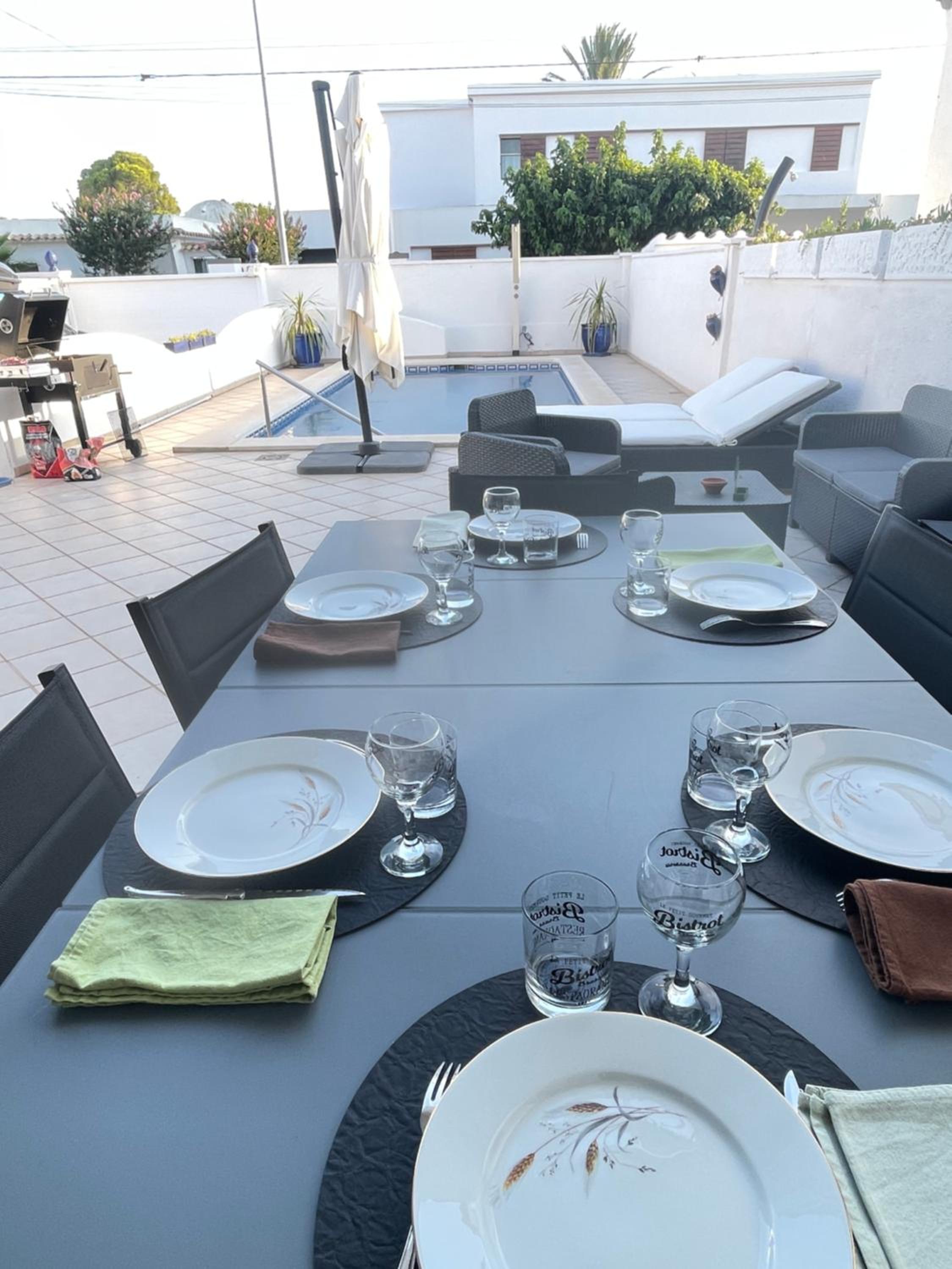 Charmante villa avec piscine dans les canaux