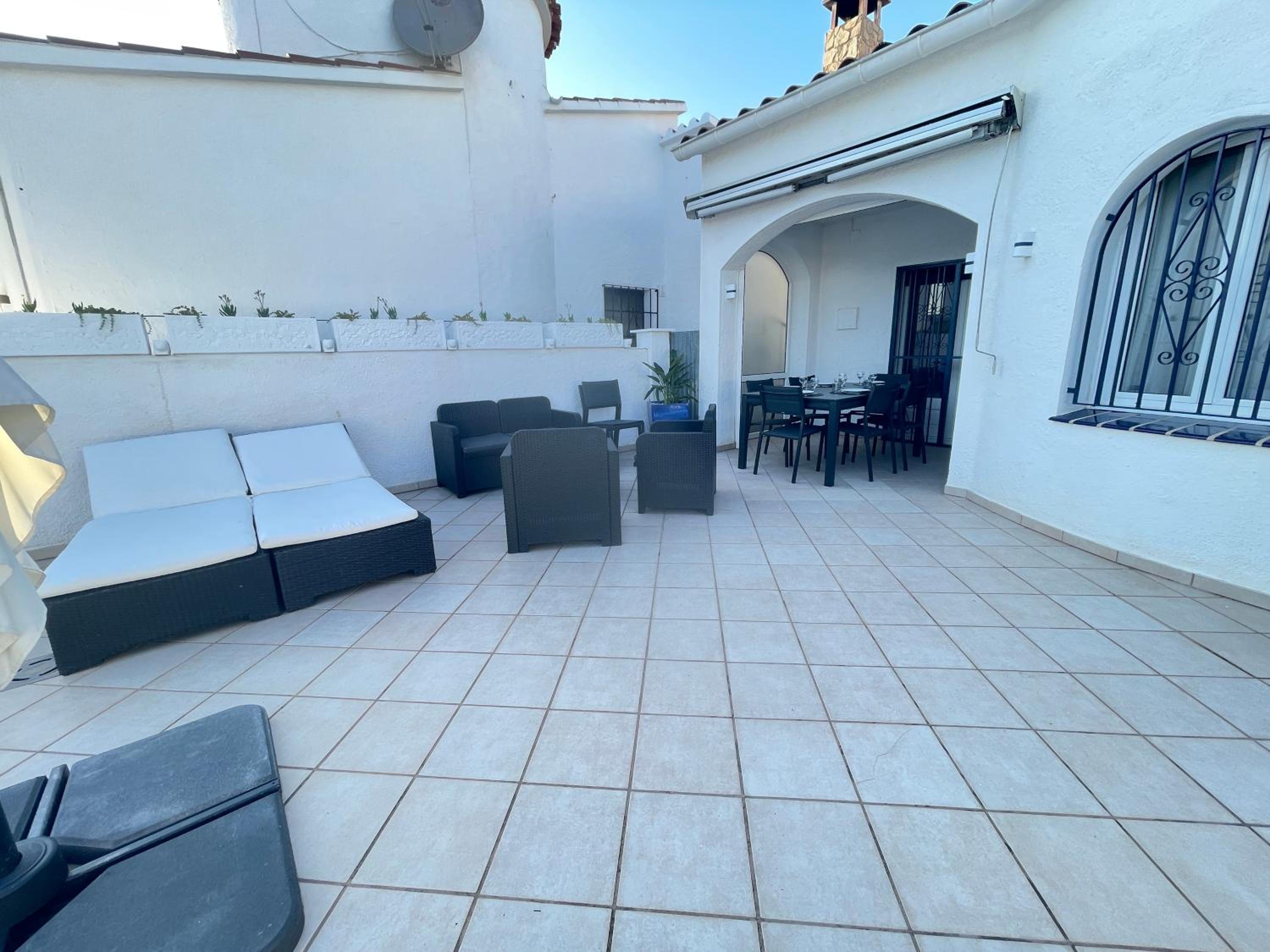 Charmante villa avec piscine dans les canaux