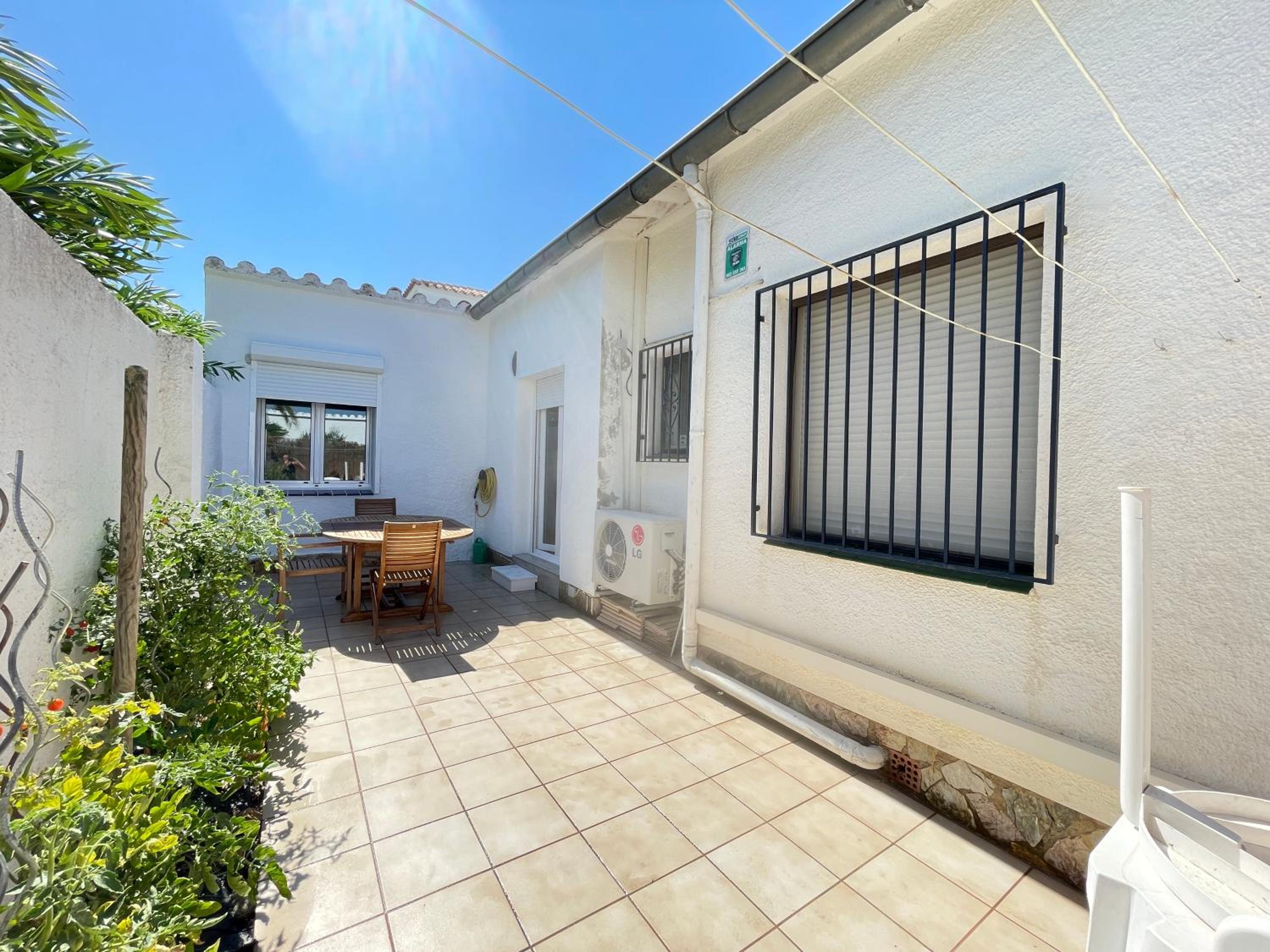 Charmante villa avec piscine dans les canaux