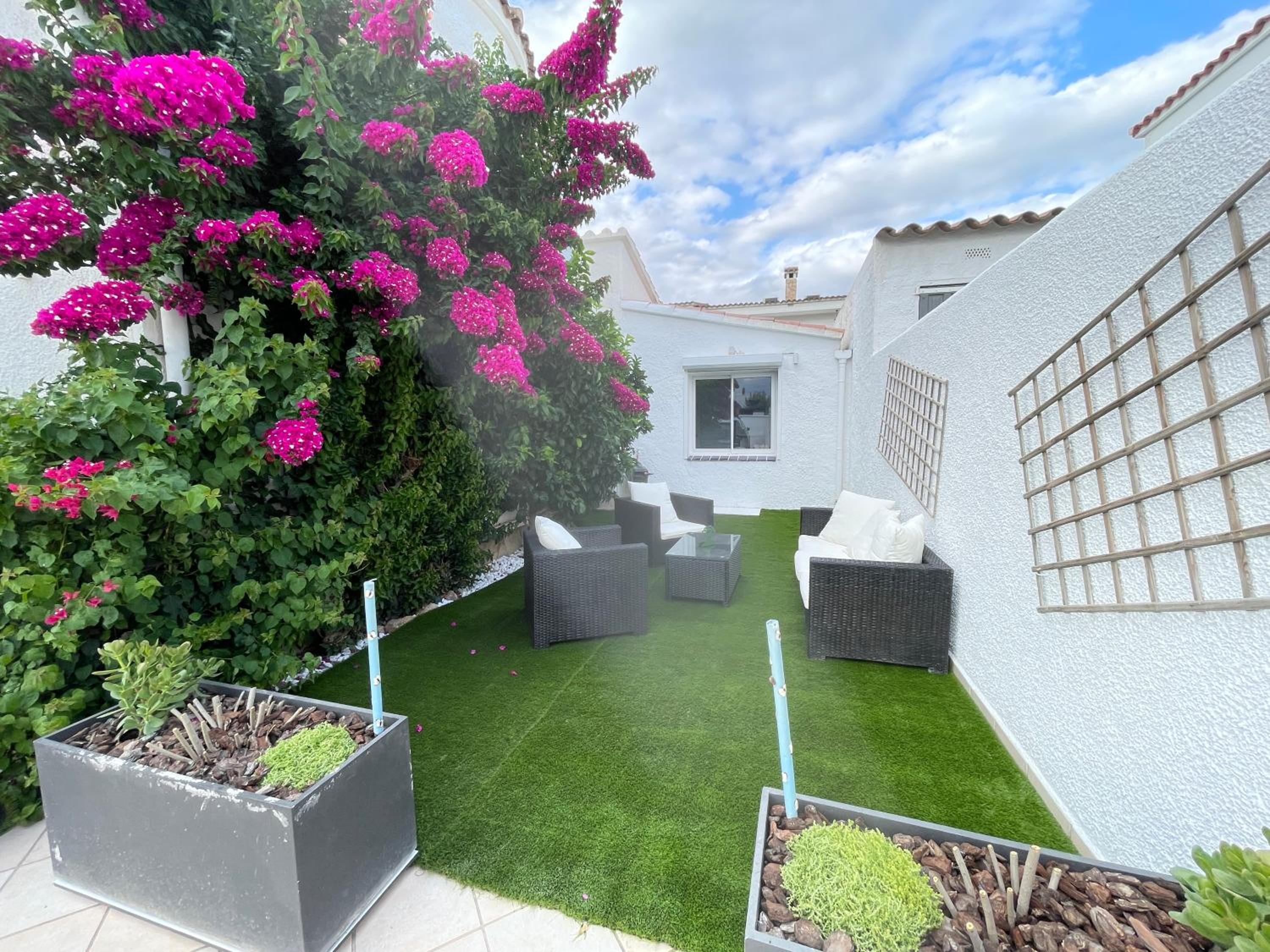 Charmante villa avec piscine dans les canaux