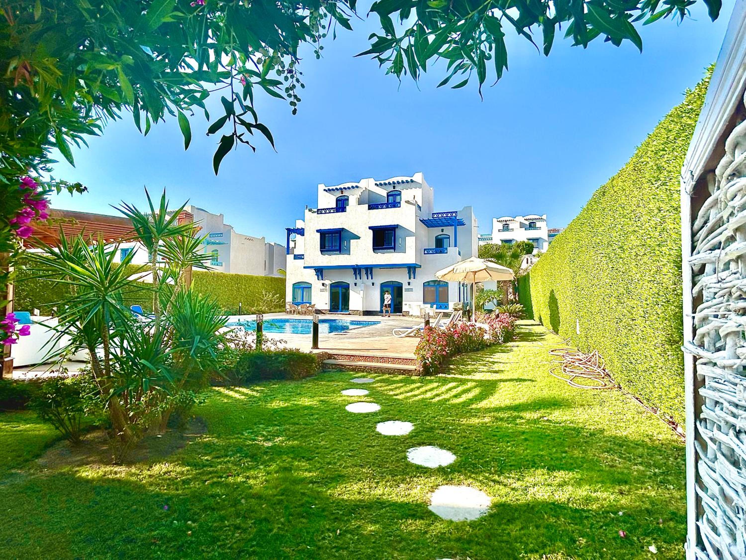 Luxury Villa with pool in Hurghada view 5