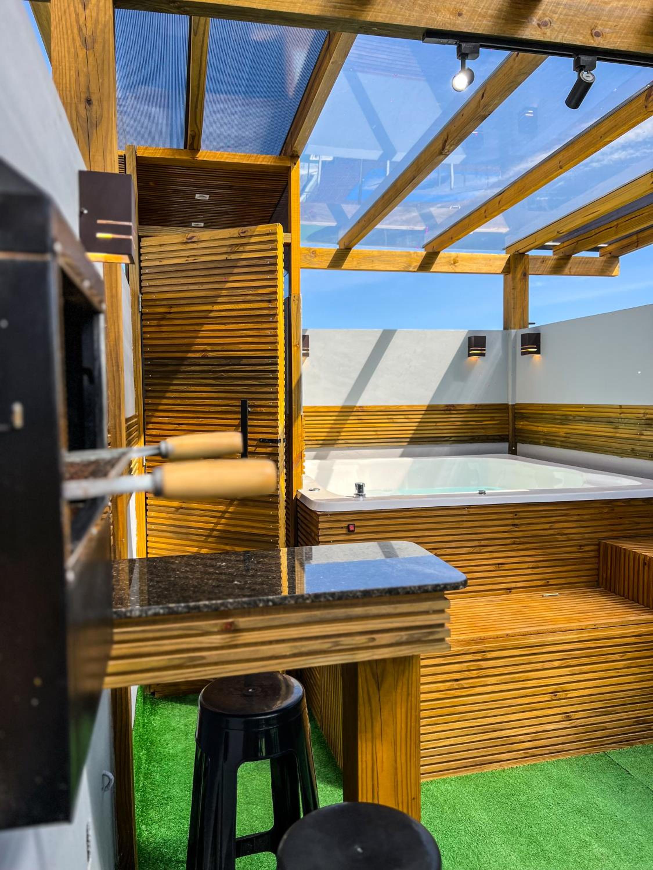 Casa Conceito com Jacuzzi, Vista e Ar na Praia do Rosa
