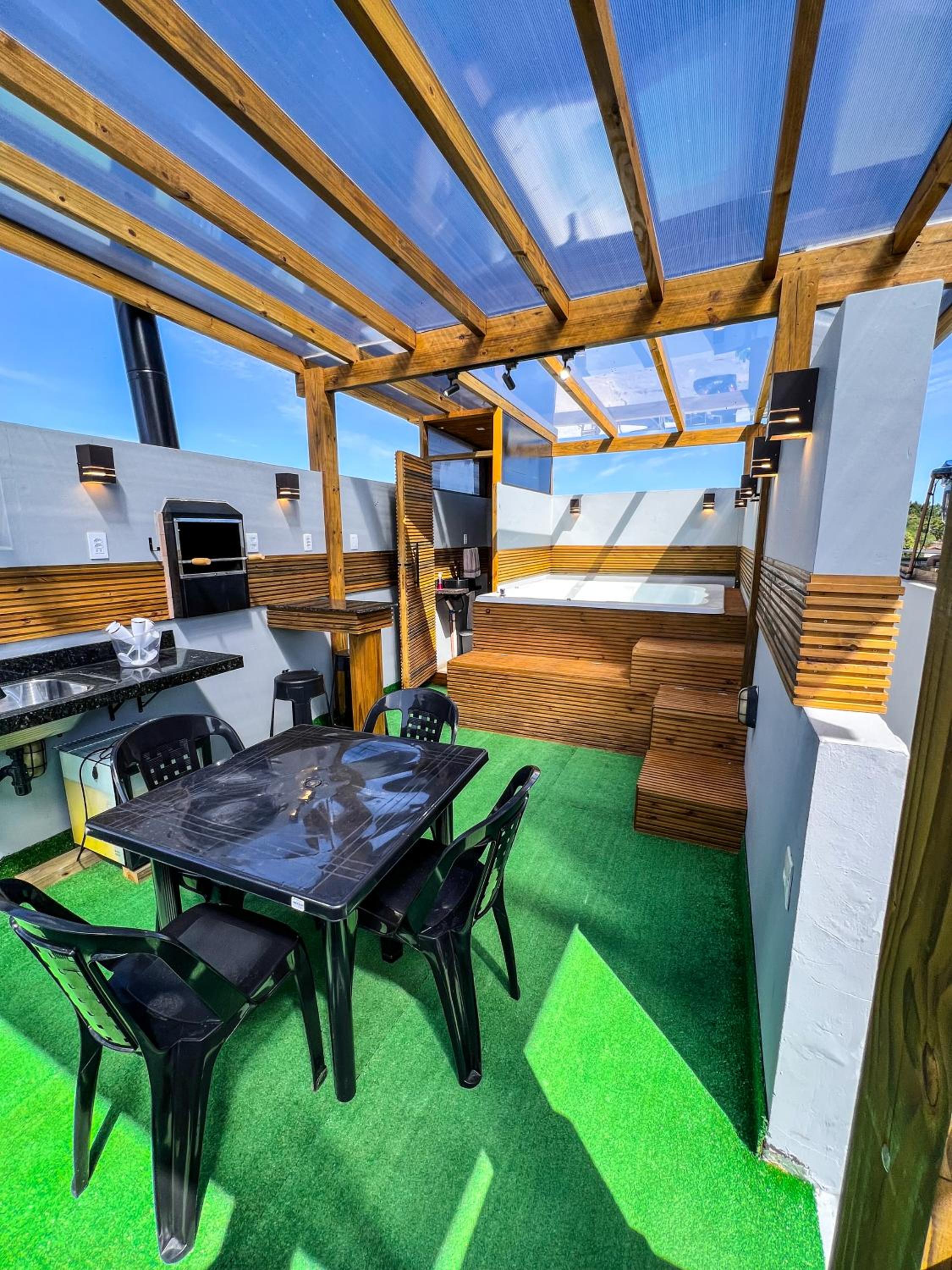 Casa Conceito com Jacuzzi, Vista e Ar na Praia do Rosa