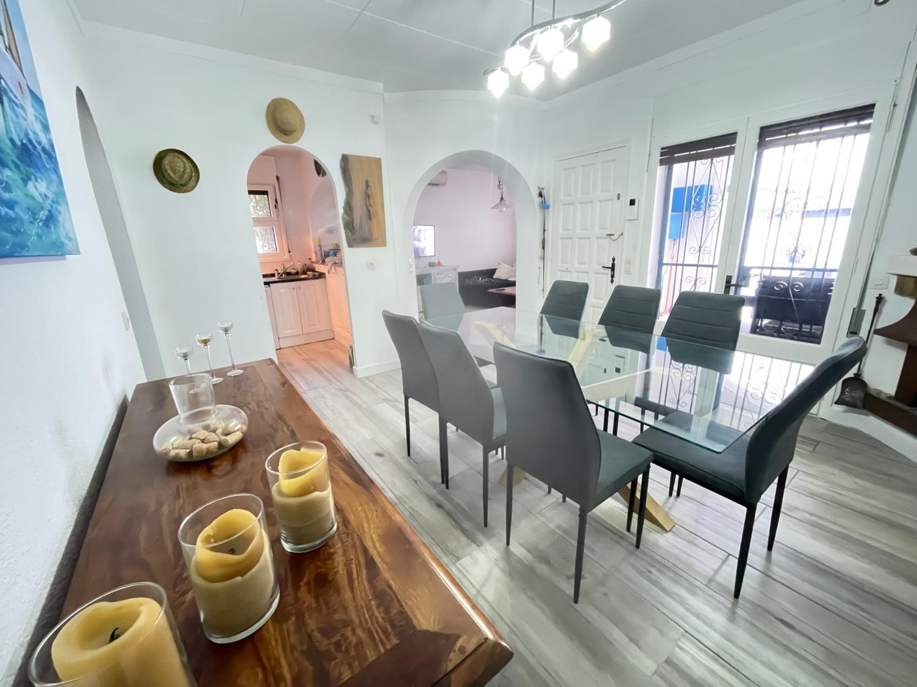 Charmante villa avec piscine dans les canaux