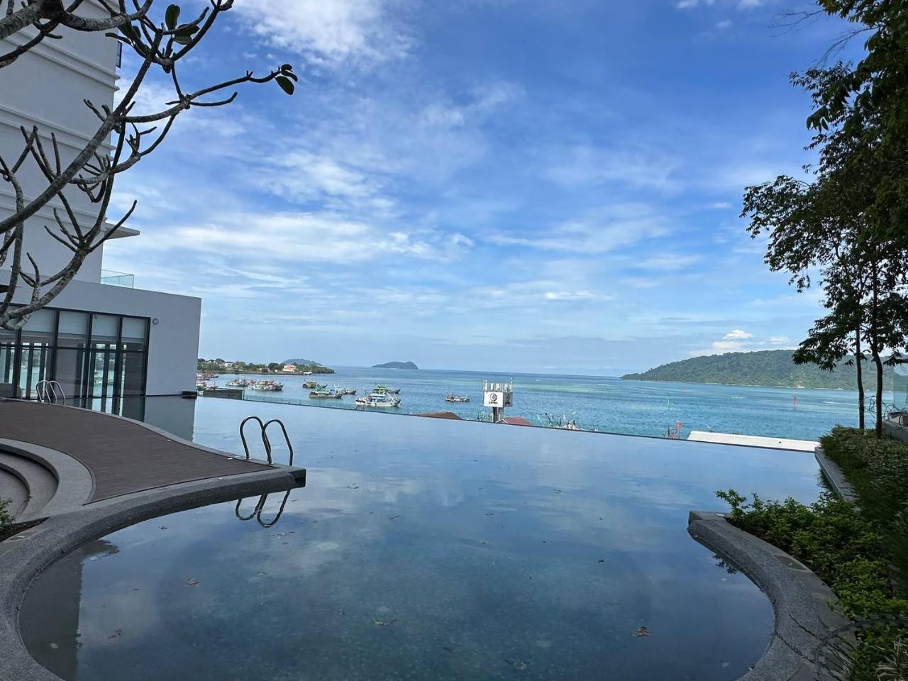 Seaview Designer Concept The shore Kota Kinabalu Sabah by UsHomestay photo 8