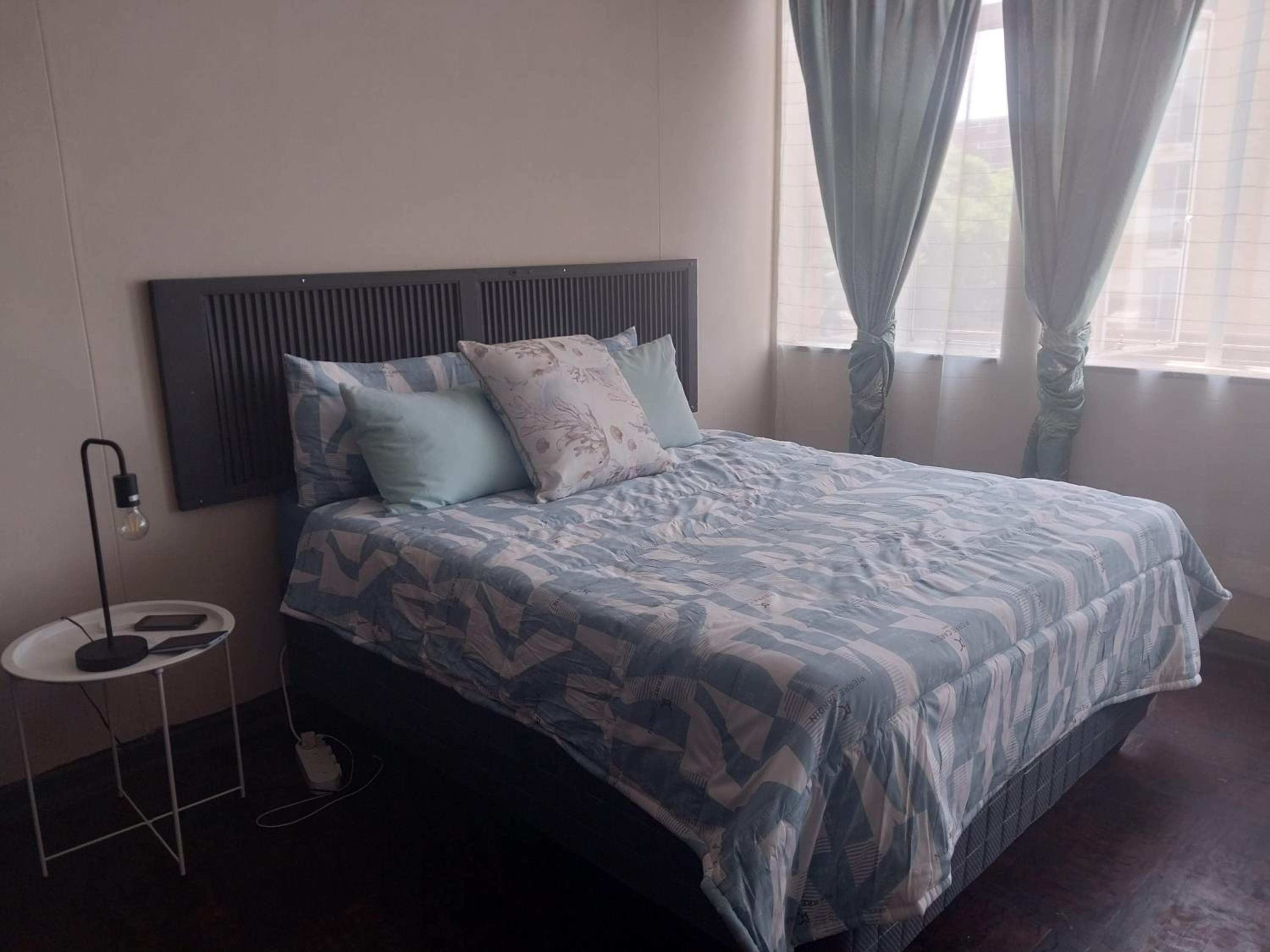 Comfy spacious apartment view 4