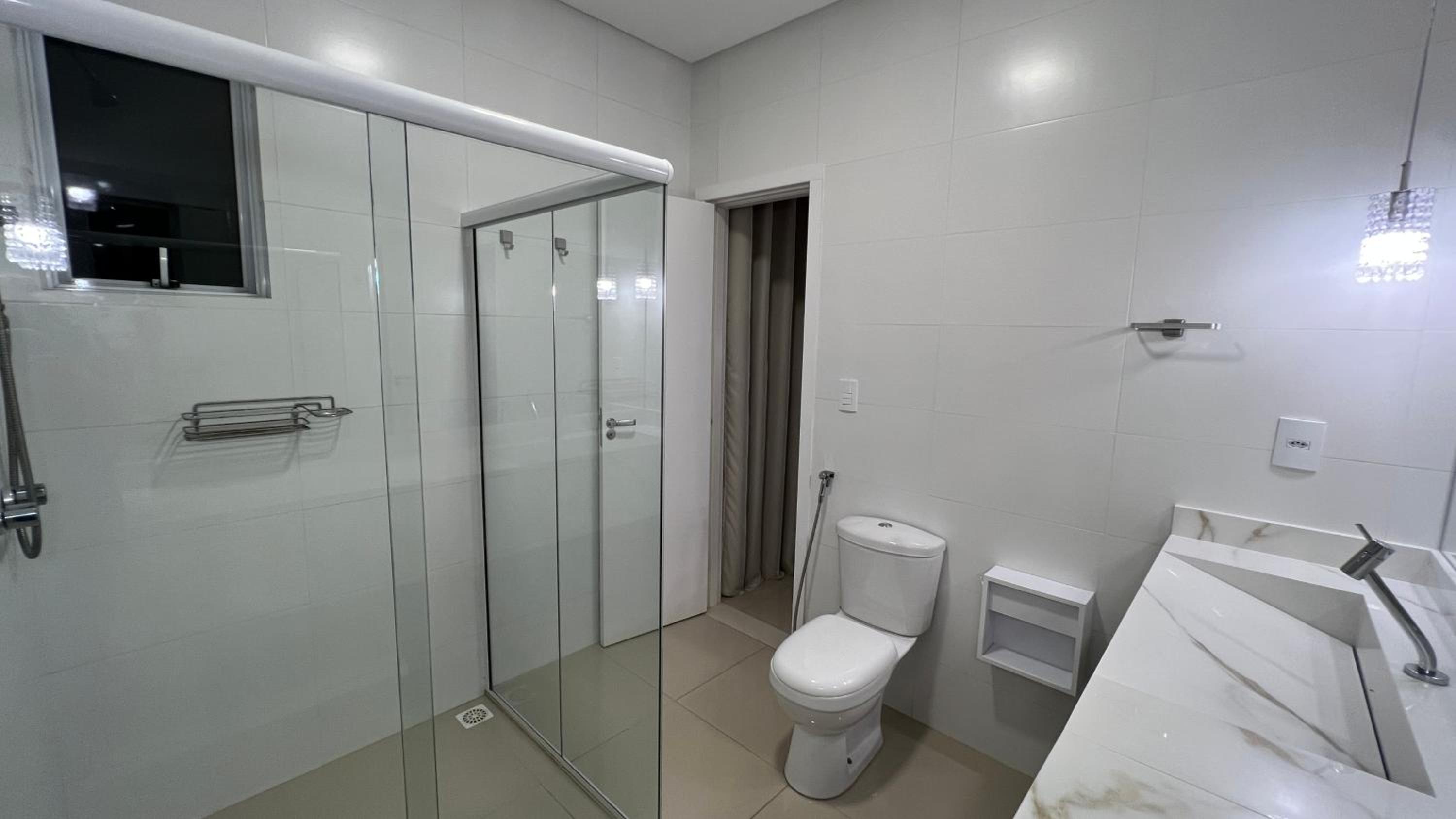 Apartamento itapema 3 suítes novo todo climatizado