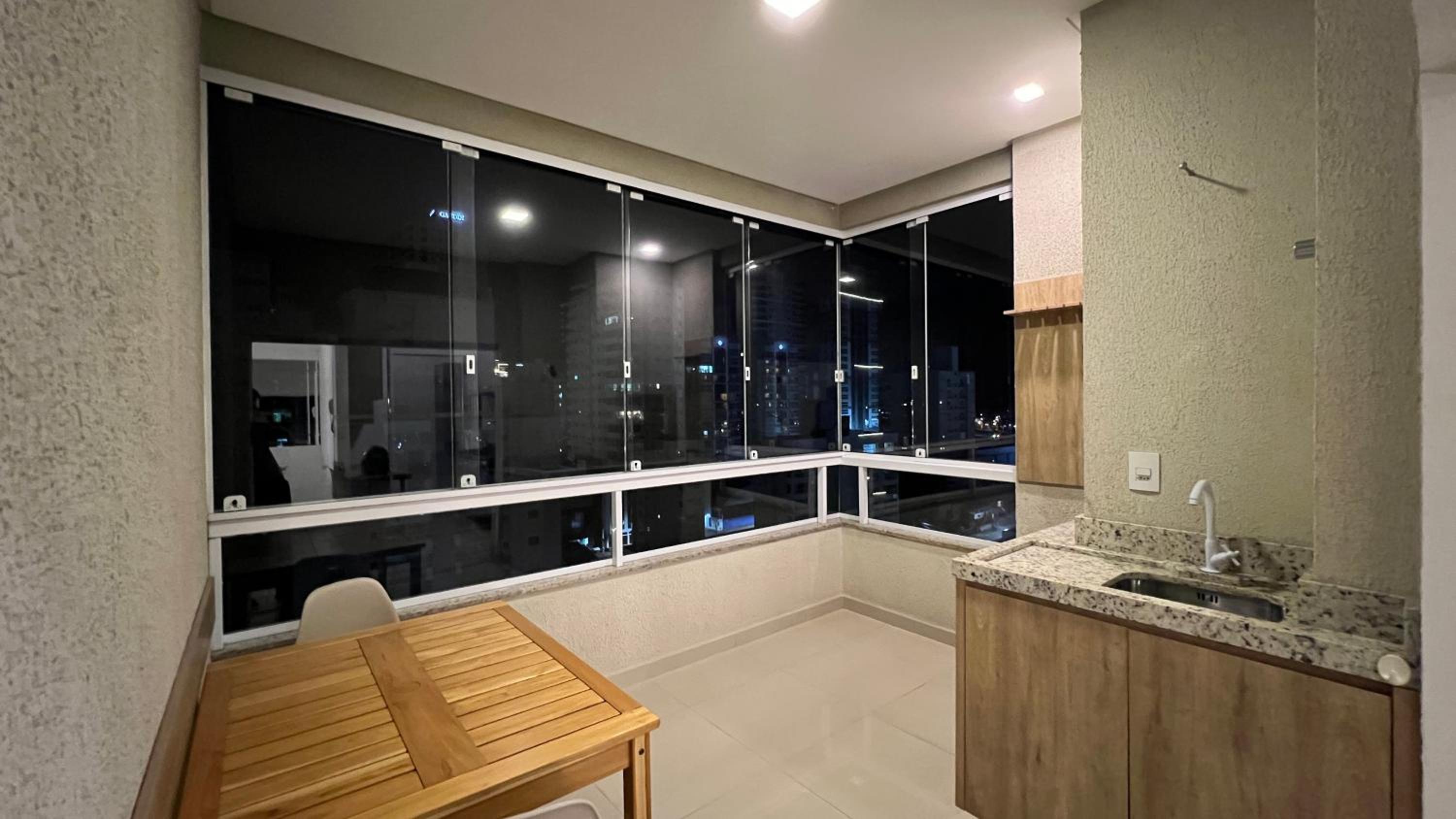 Apartamento itapema 3 suítes novo todo climatizado