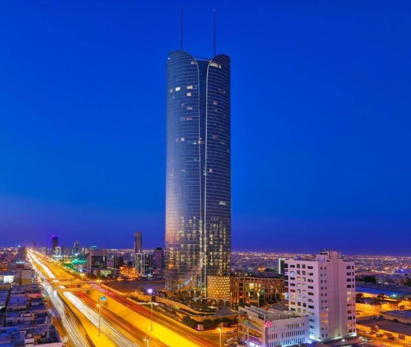 برج رافالAprivate apartment in Rafal residential tower north or south view