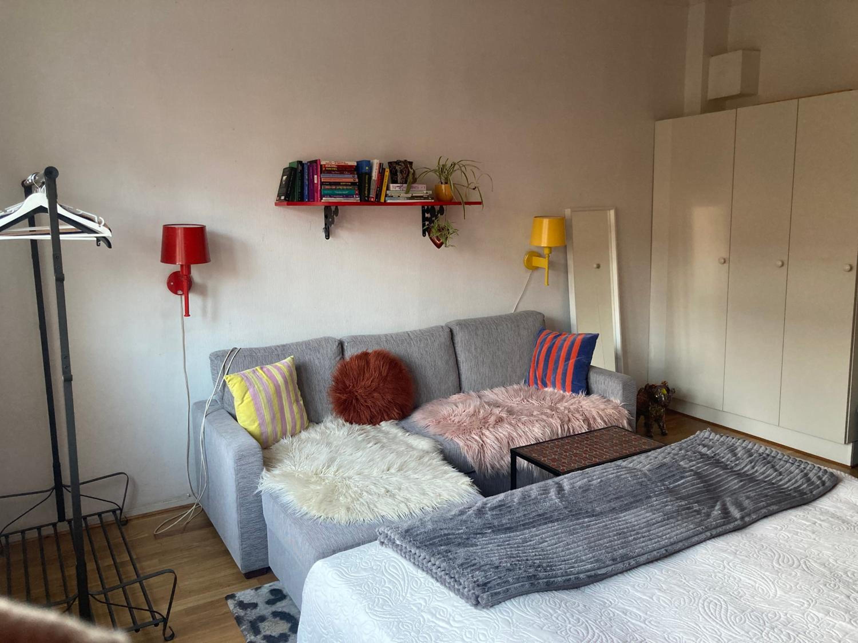Rum med eget badrum och stort, delat kök,centralt i Malmö A room in an apartment, own bathroom and kitchen shared with a family view 5
