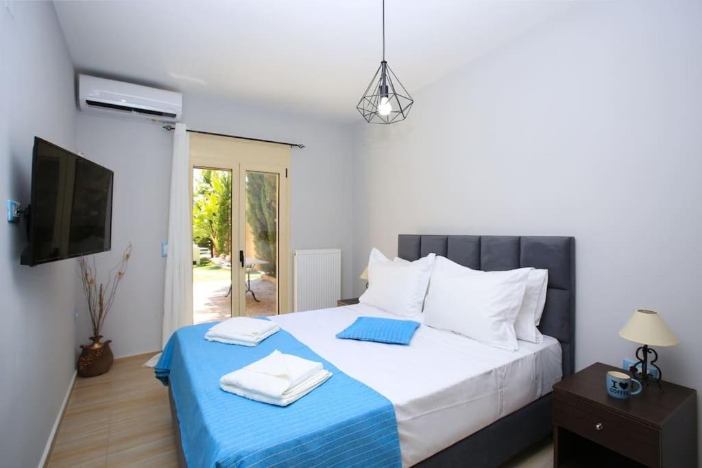 Superb Villa Yiorgos - Heated Pool Jacuzzi - Seaview view 4
