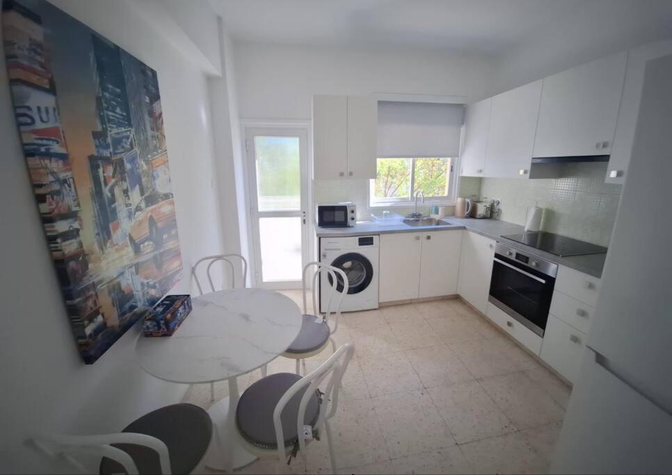 Cozy 2 Bdr Nicosia City Free Parking Wifi