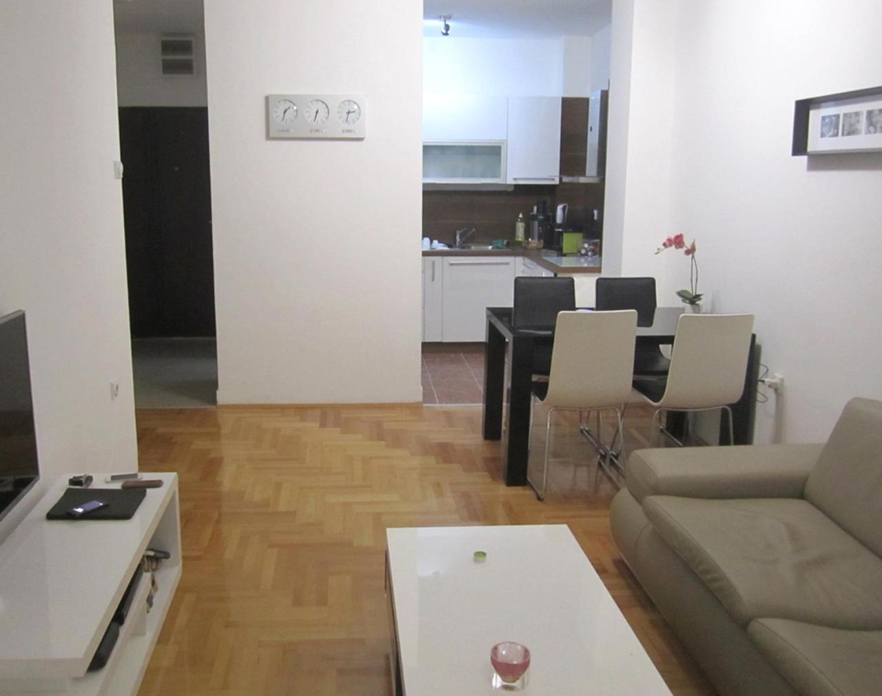 River View Nis - 65 square meters Designer Apartment in heart of city Park for free view 2