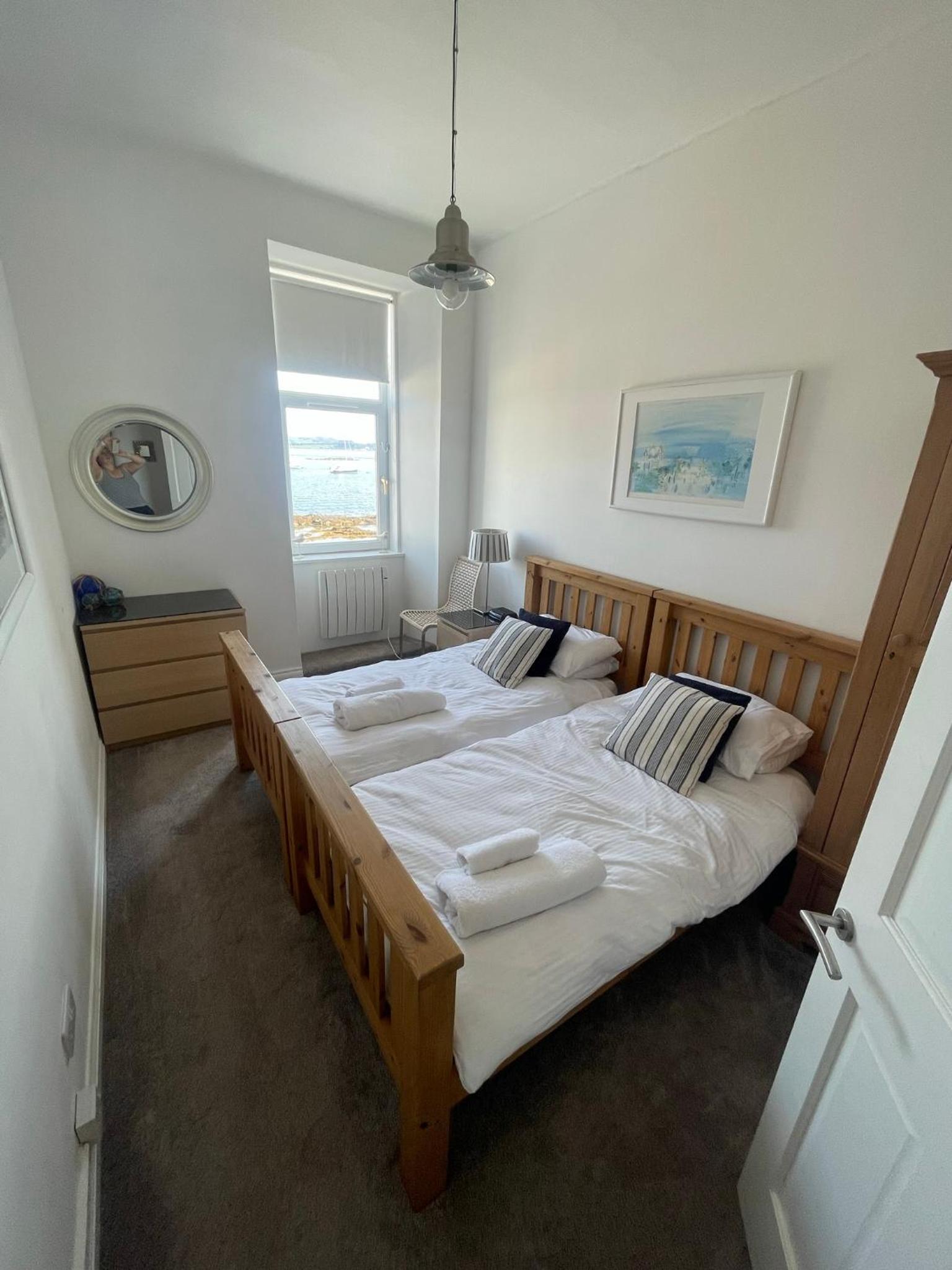 Millport Beach Apartment, Crichton St, sea views view 4