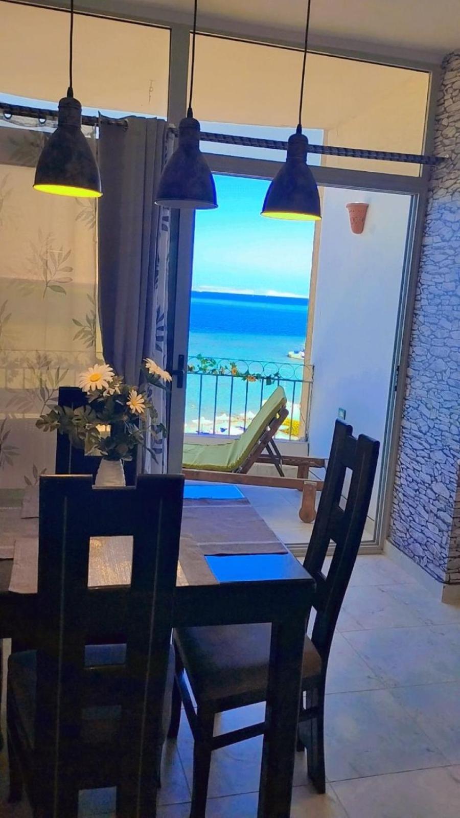 Evi's Infinity Sea View Apartment