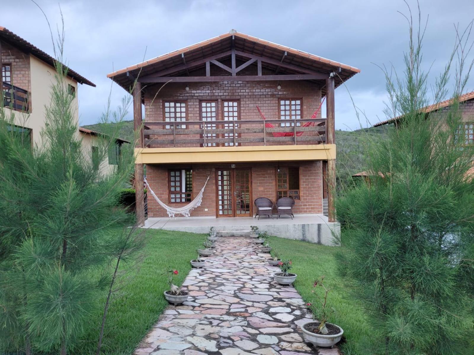 Casa de Campo Novo gravatá em condomínio, lazer completo com piscina compartilhada, churraqueira e forno a lenha privado e uma vista espetacular e com aque