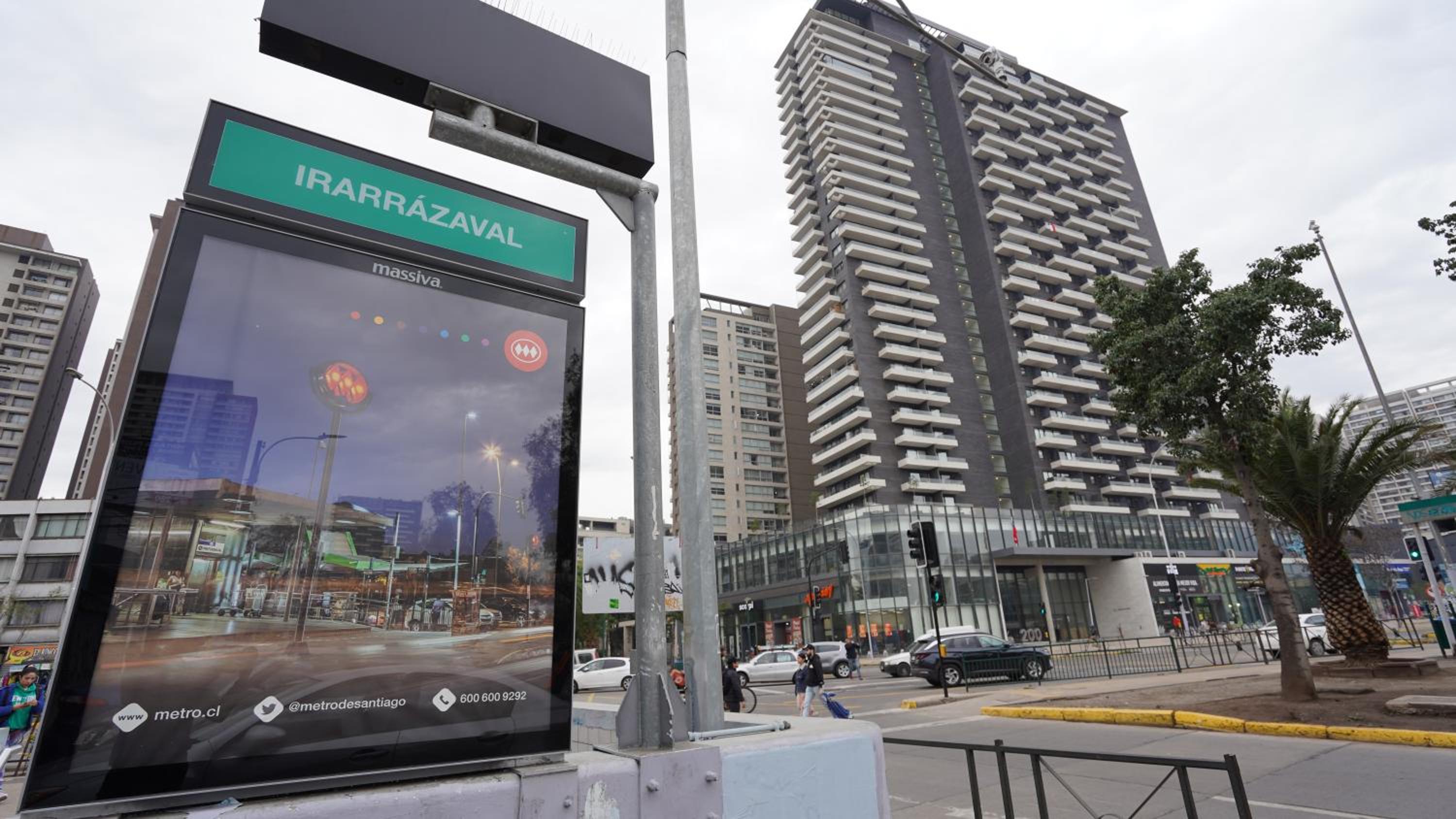 Depto frente al metro Irarrazaval
