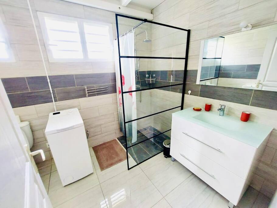 Le Marjulem - Logement cosy et bagagerie incluse view 4