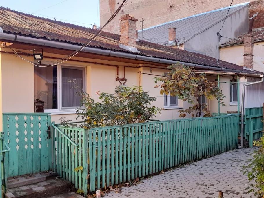 Emese Central Square Vintage Apartment