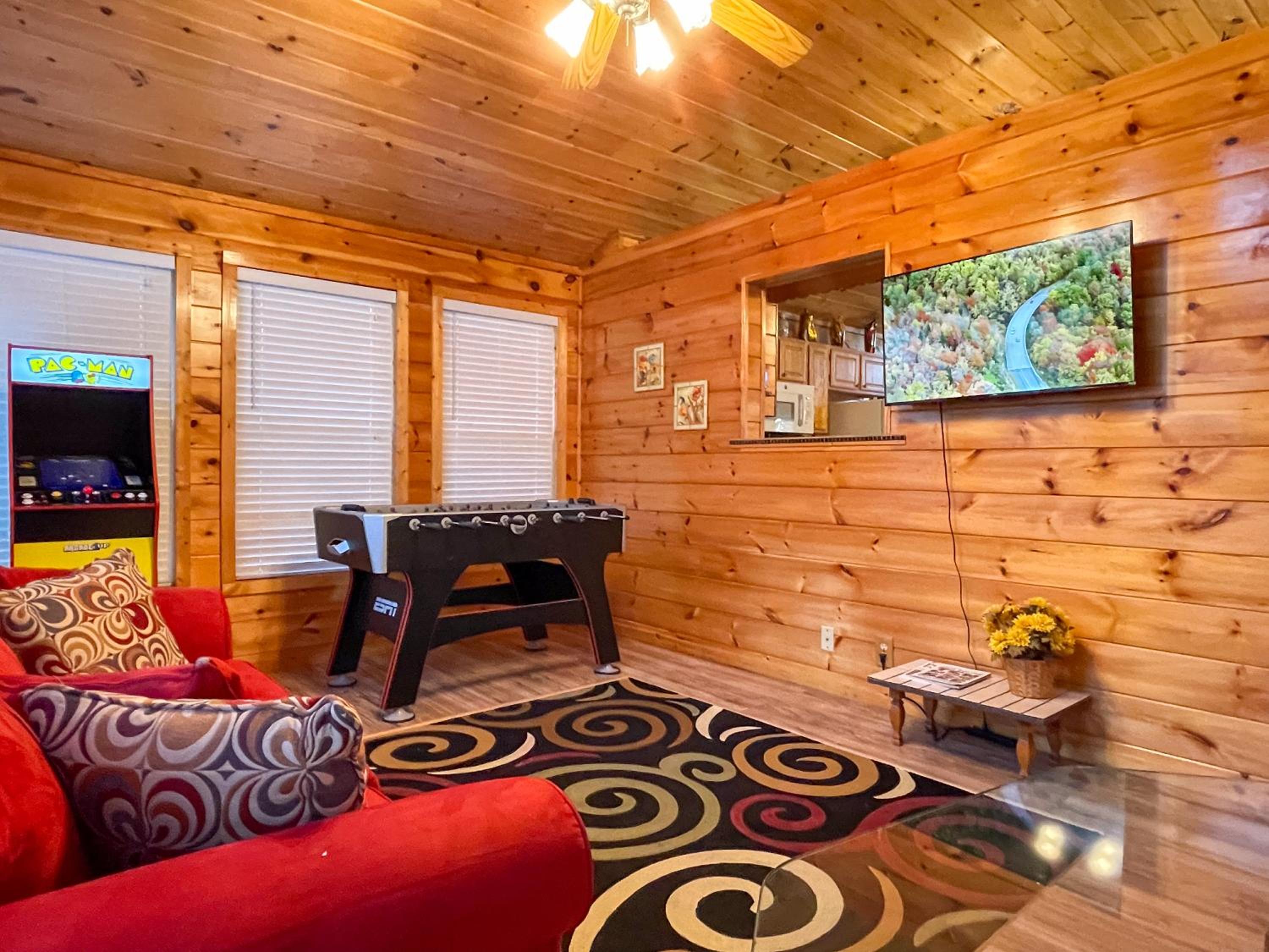 Luxurious Pigeon Forge Cabin, w/ HotTub, EasyDrive, Arcade Game, Panoramic Views view 3