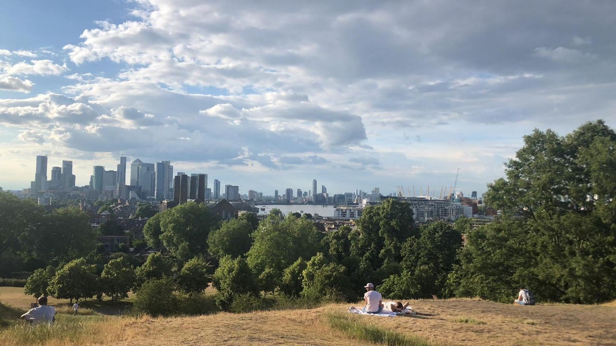 Apartment in Greenwich Near The 02 With A Balcony and View