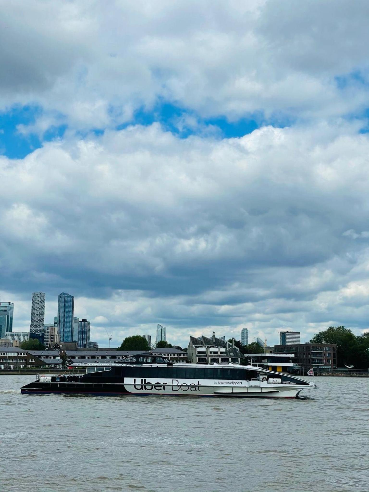 Apartment in Greenwich Near The 02 With A Balcony and View