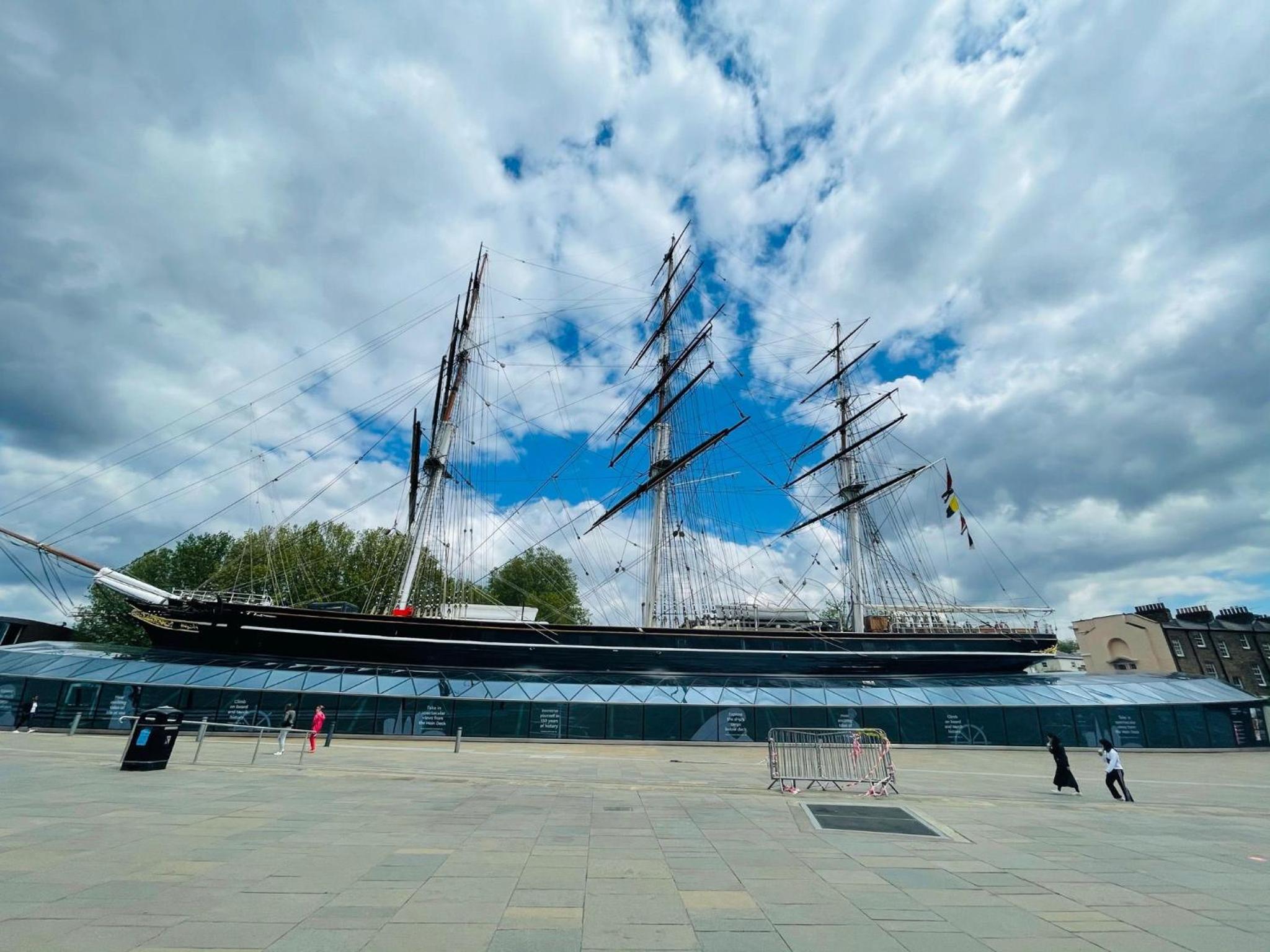 Apartment in Greenwich Near The 02 With A Balcony and View