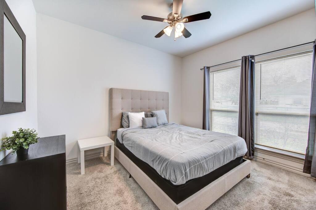 Cozy Luxury Home Near Downtown view 3