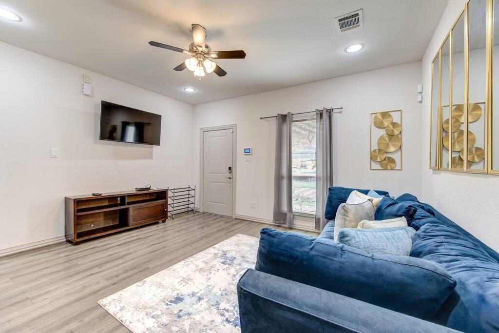 Cozy Luxury Home Near Downtown view 5