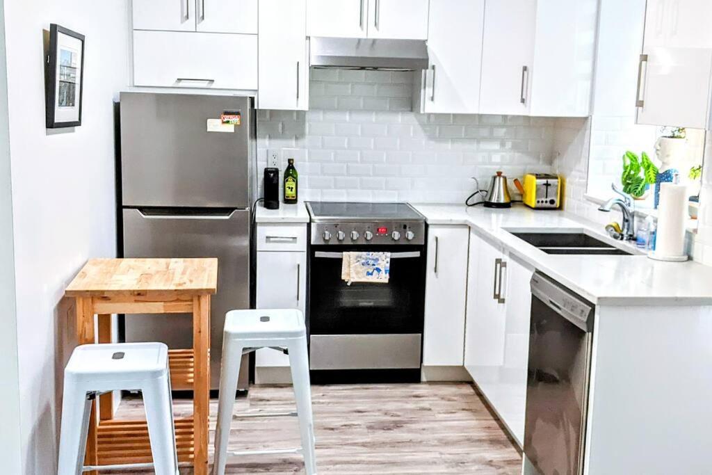 2 Bed Apartment Free Parking Central Location