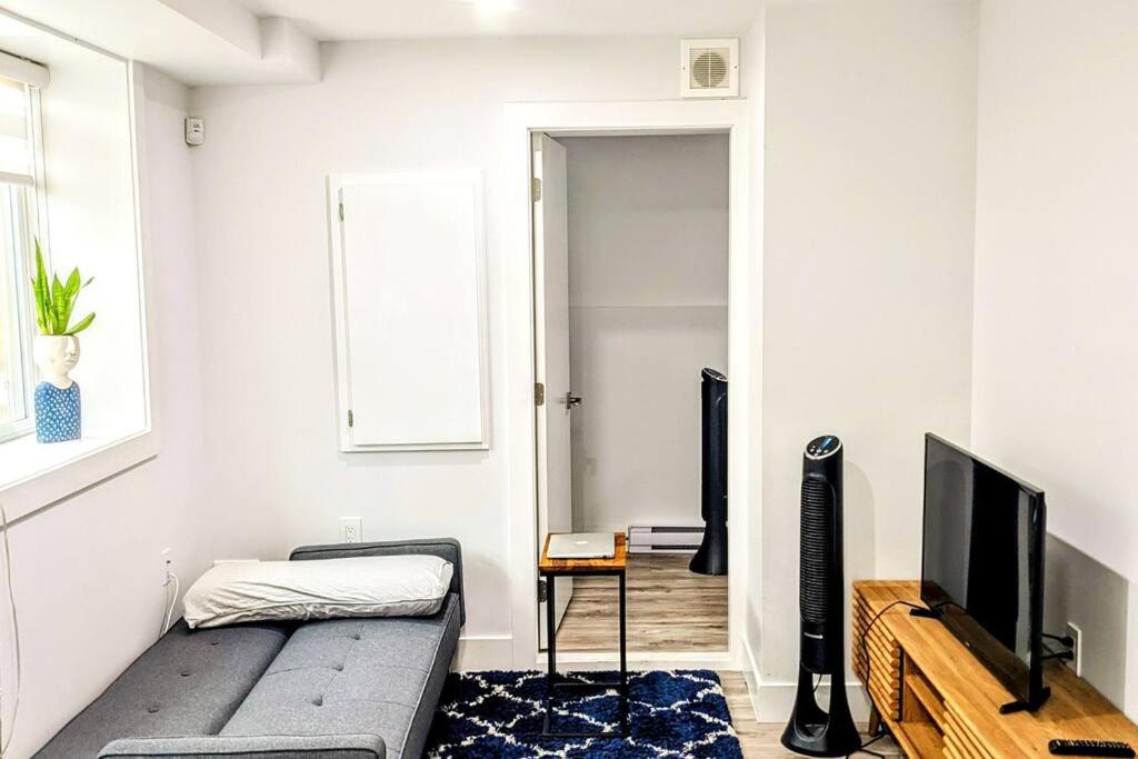 2 Bed Apartment Free Parking Central Location