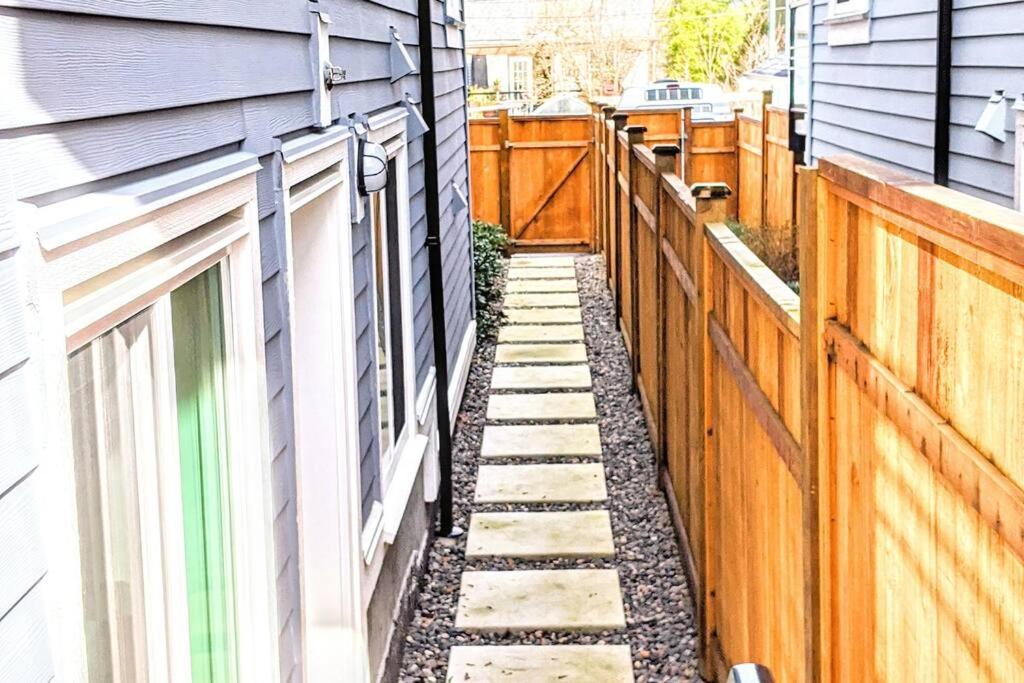 2 Bed Apartment Free Parking Central Location