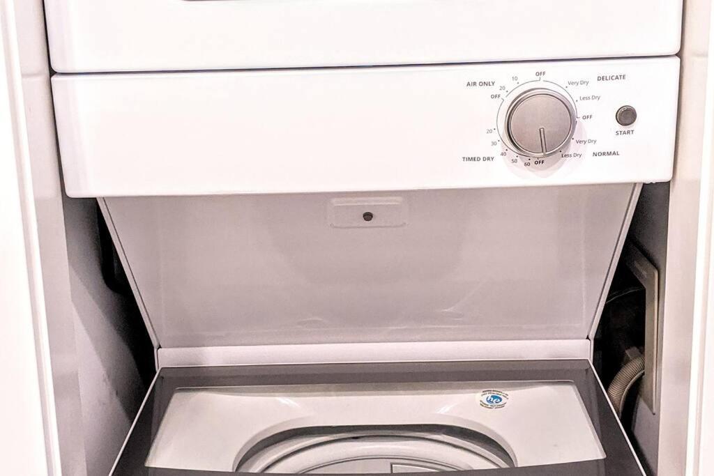 2 Bed Apartment Free Parking Central Location