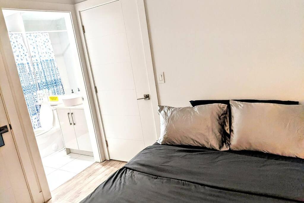 2 Bed Apartment Free Parking Central Location