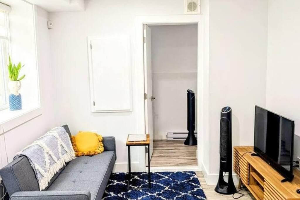 2 Bed Apartment Free Parking Central Location