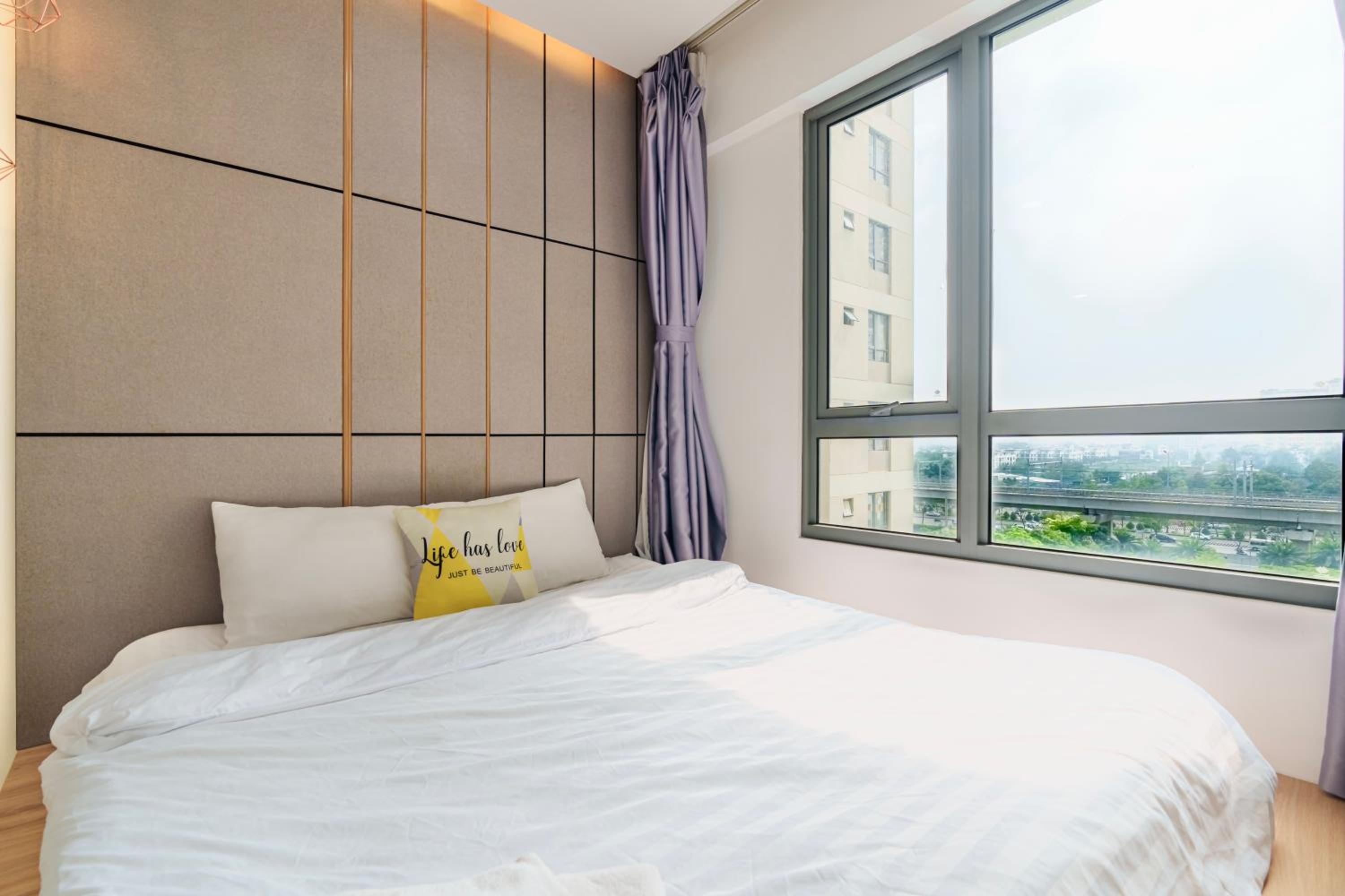 ambiHOME 2BR 2WC in Masteri Thao Dien District 2