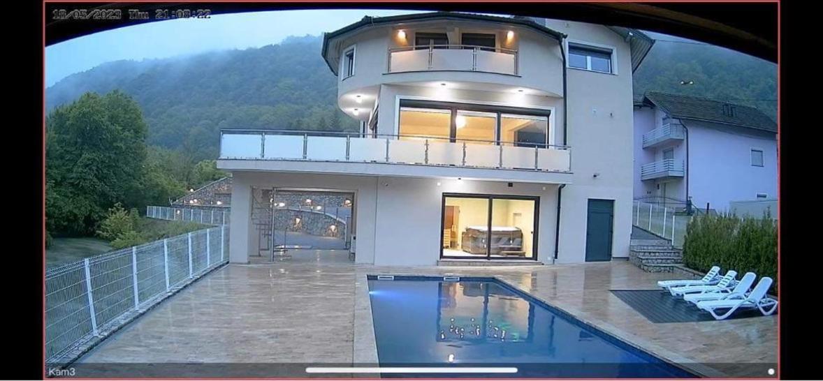 Villa Majetic na Uni