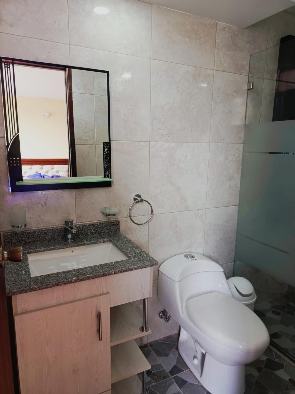 Departamento completo cerca de Embajada Americana