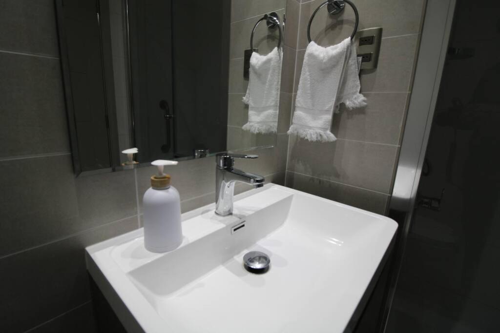 TuArriendoCL-B101 Depto con Hermosa Vista al Lago 4PAX 2D2B