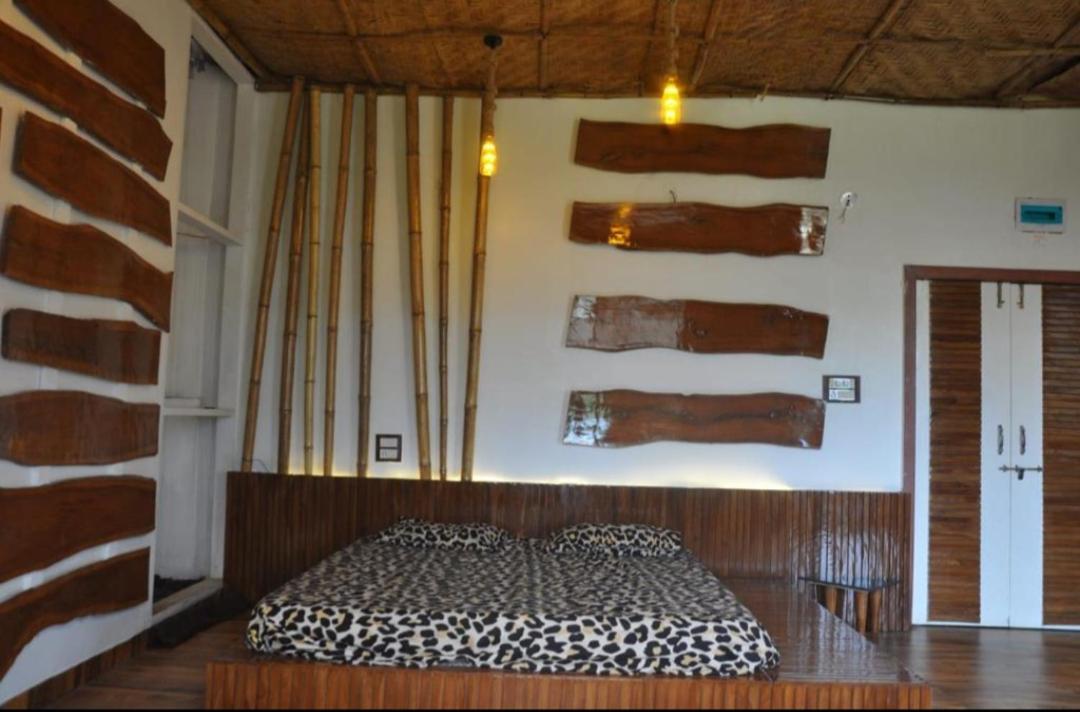 Leopard Farmhouse