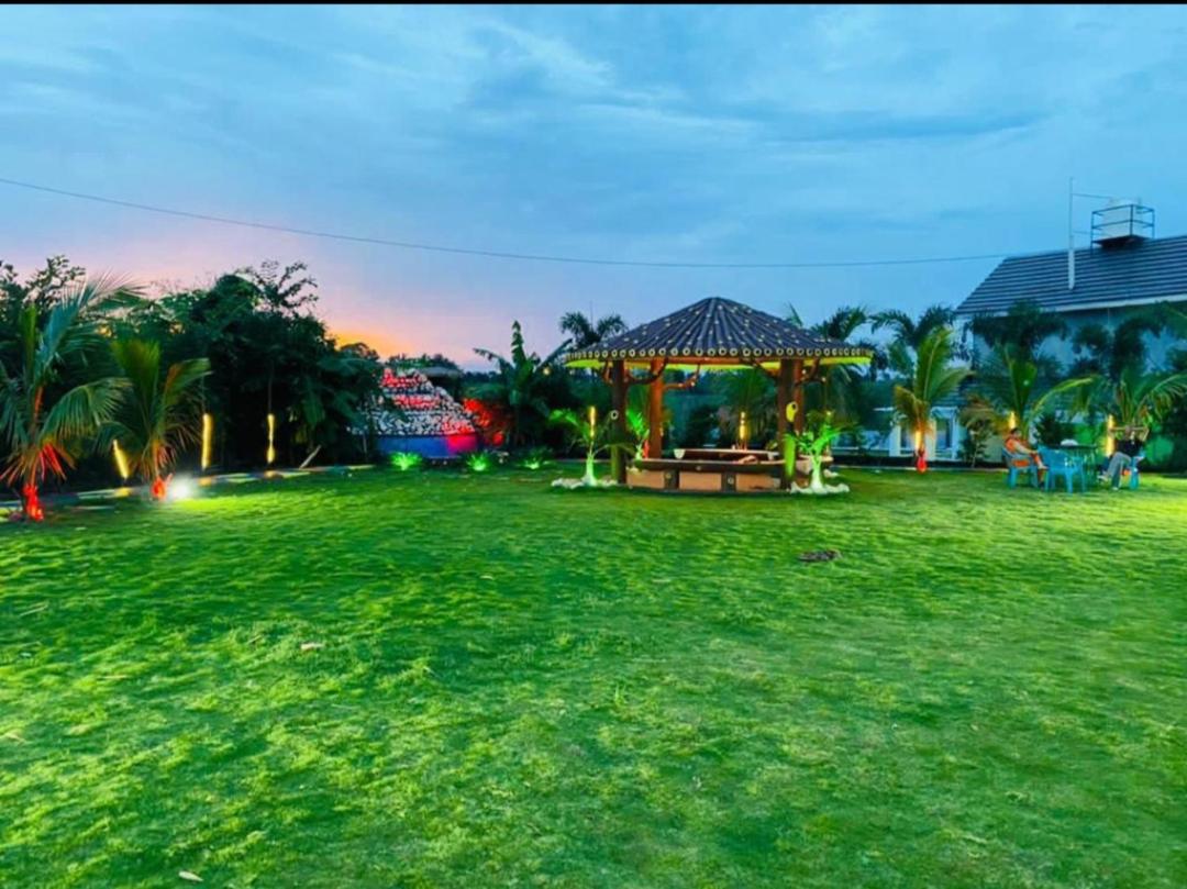 Leopard Farmhouse