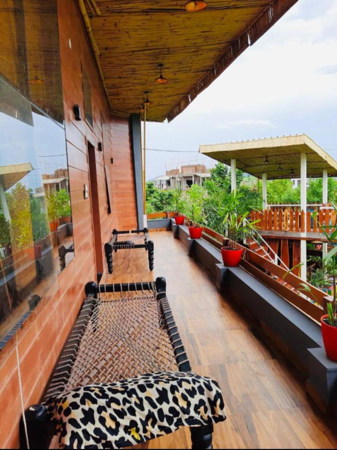 Leopard Farmhouse