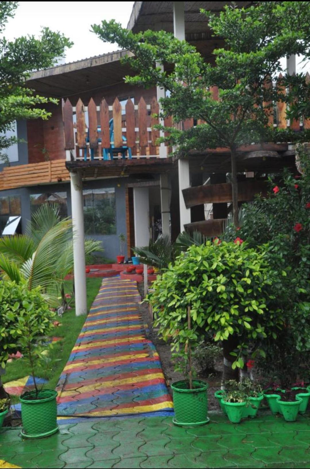 Leopard Farmhouse
